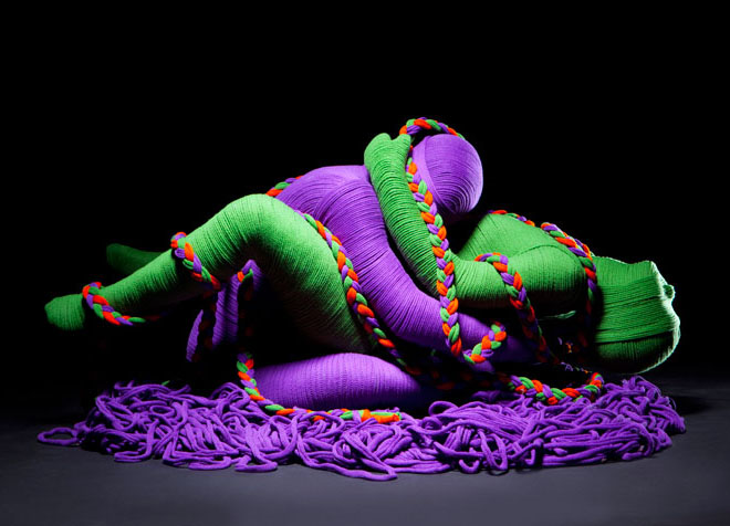 benetton-yatzer-lana-sutra-erik-ravelo-wool-sculpture